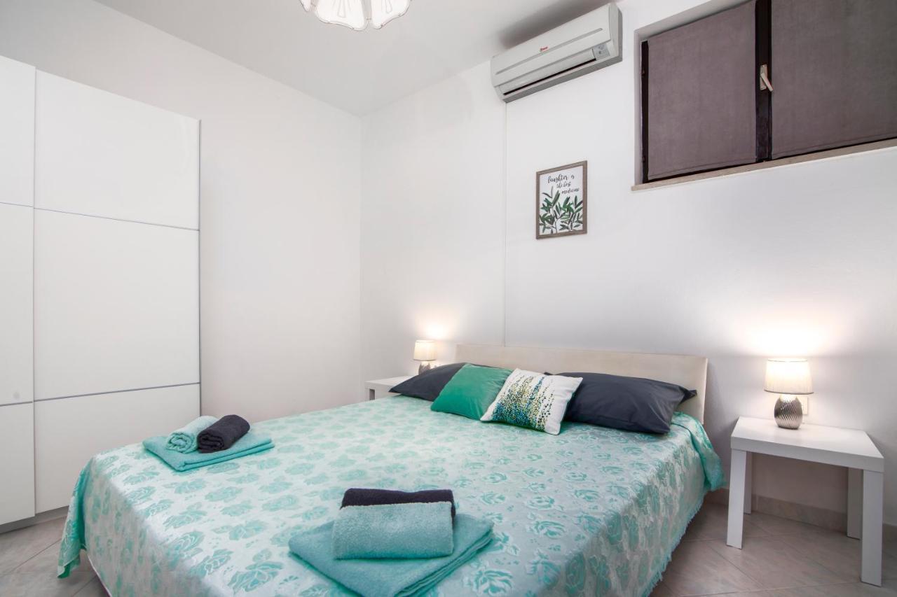 Apartment Palma Pula Bagian luar foto