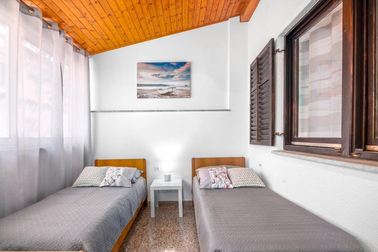 Apartment Palma Pula Bagian luar foto