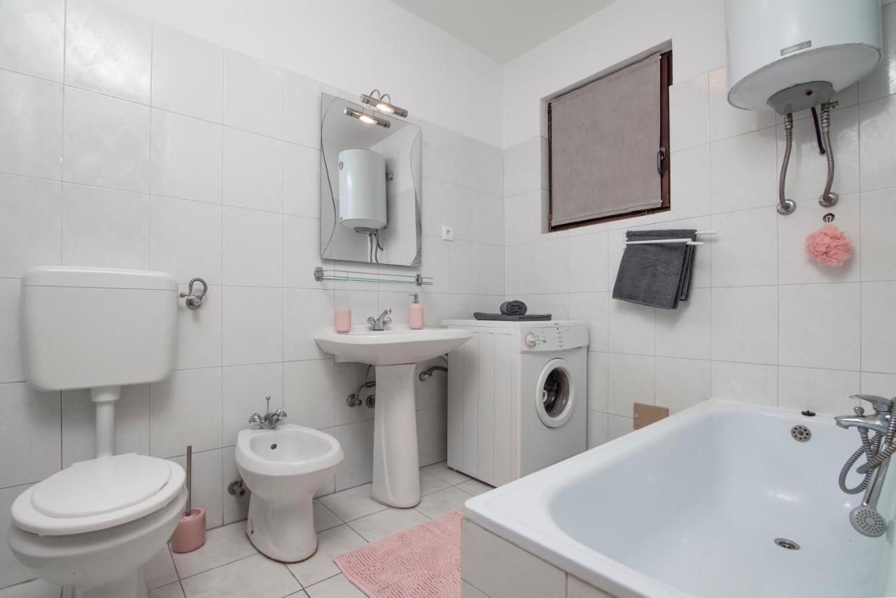 Apartment Palma Pula Bagian luar foto