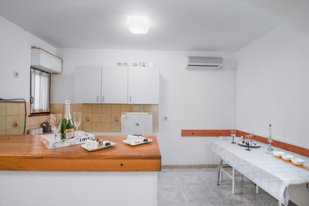 Apartment Palma Pula Bagian luar foto