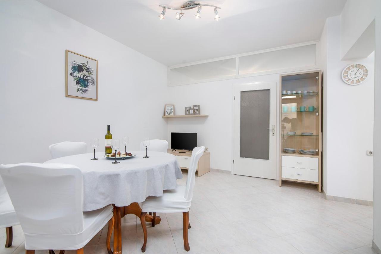 Apartment Palma Pula Bagian luar foto