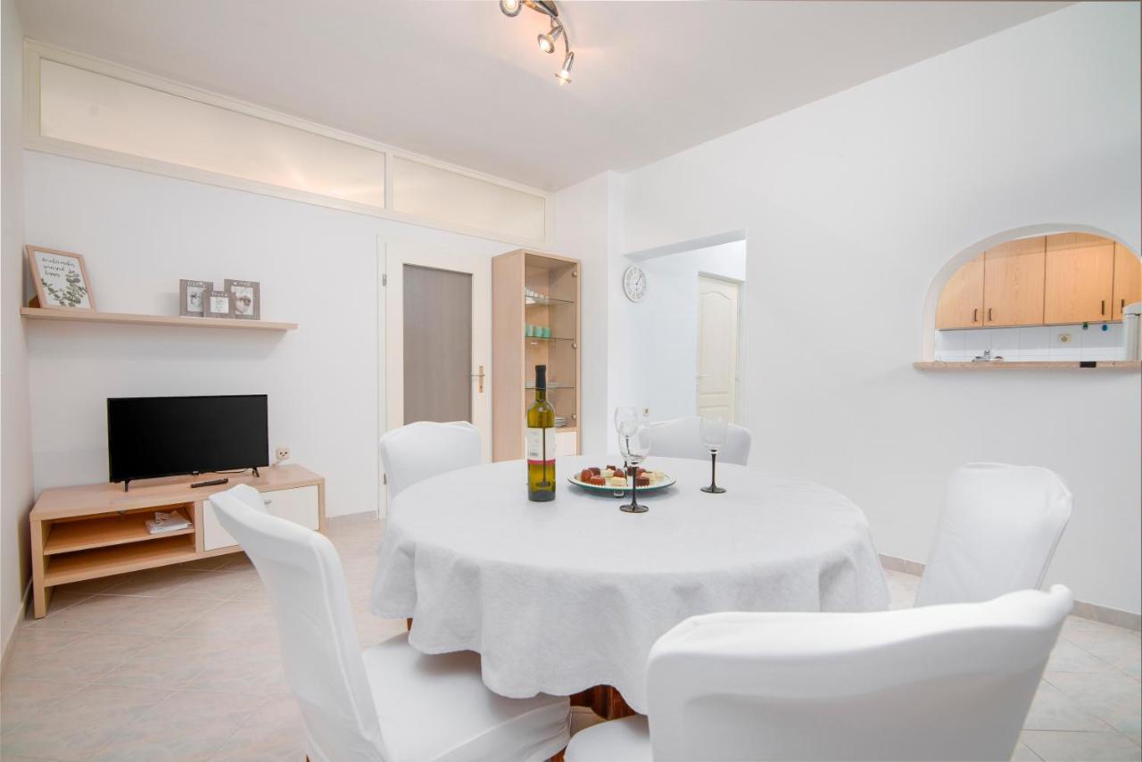 Apartment Palma Pula Bagian luar foto